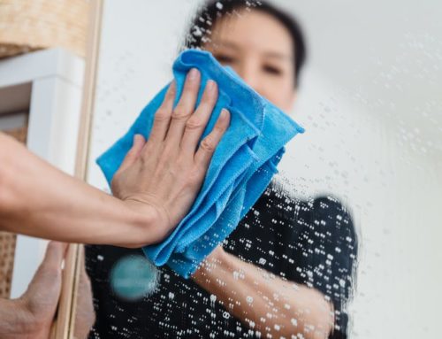 How to Clean a Bathroom Mirror Without Leaving Streaks